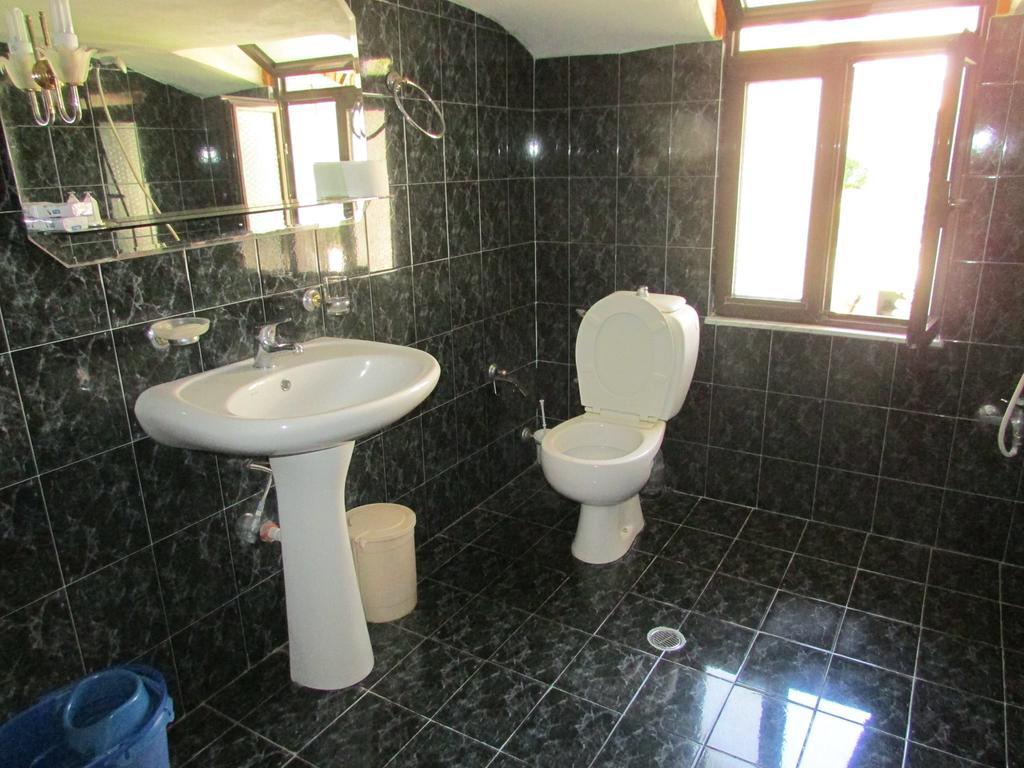 Apartamente Plazhi Sarandë Exteriör bild